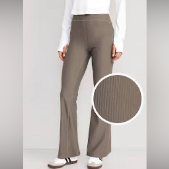 NWOT Old Navy EXTRA high waist ribbed super flare leggings size XS - Picture 1 of 10